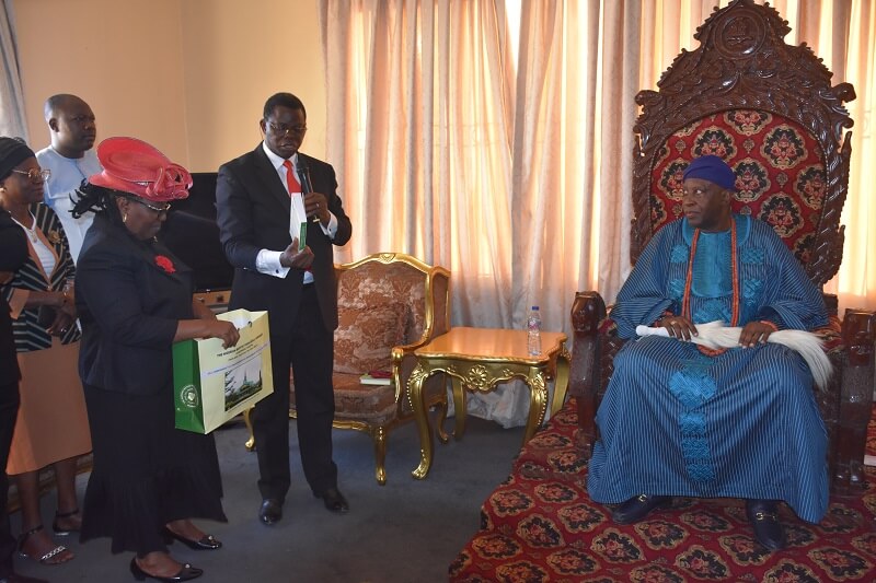 Rev Prof. Ayankeye speak at the homeage visit to the Soun of Ogbomoso land
